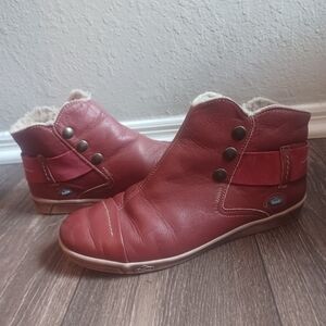 Cloud Footwear | Aline Wool Lining Basic Ankle Boots | Red | 39 EU / 8-8.5 US